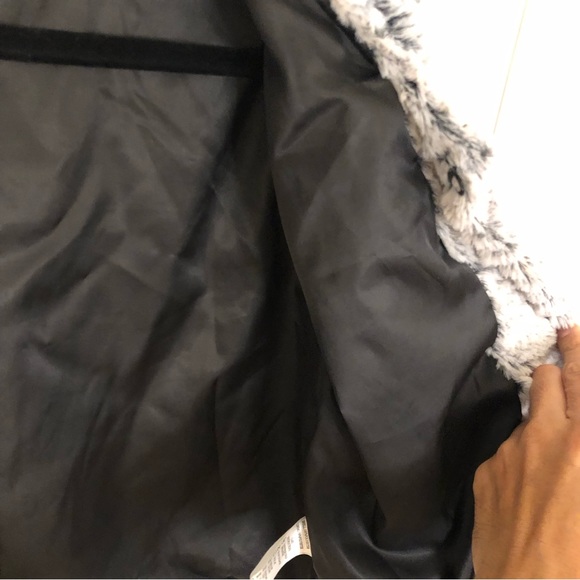 Motel Rocks Grey Fuzzy Fur Like new Eye catching Jacket medium Great condition - Picture 10 of 10